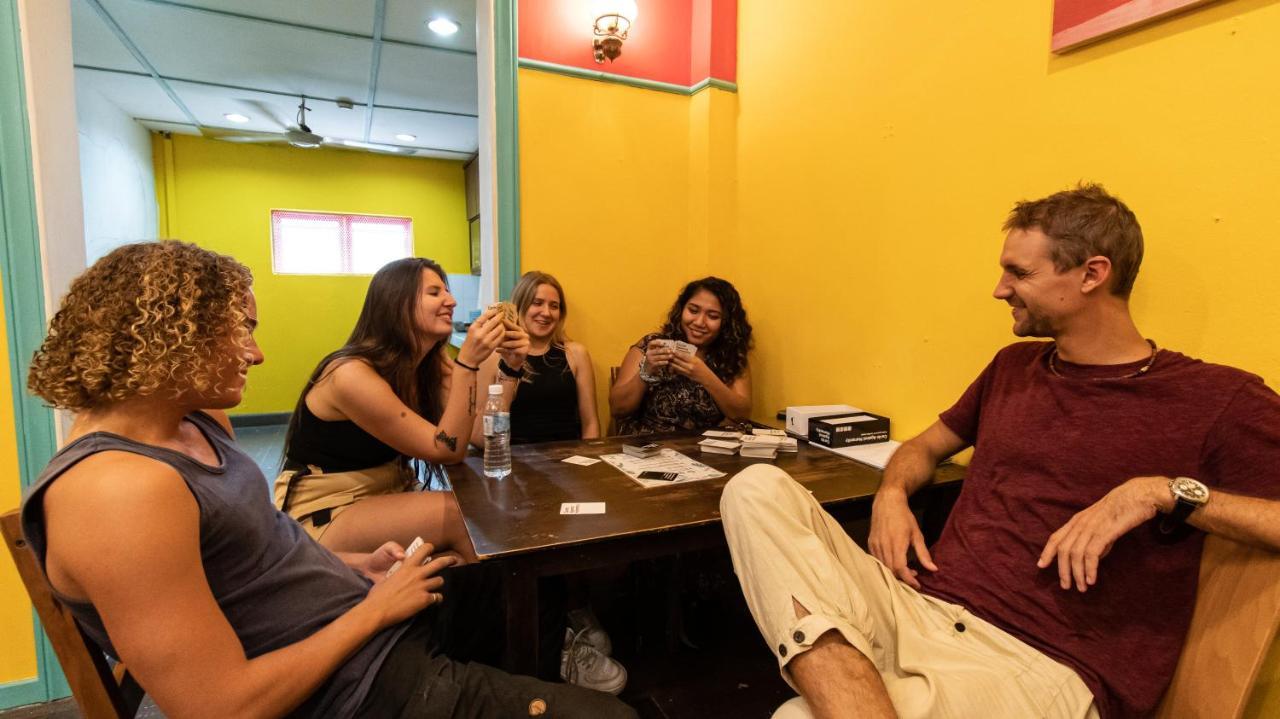 Travel Hub Highstreet Hostel Kuala Lumpur Exterior photo