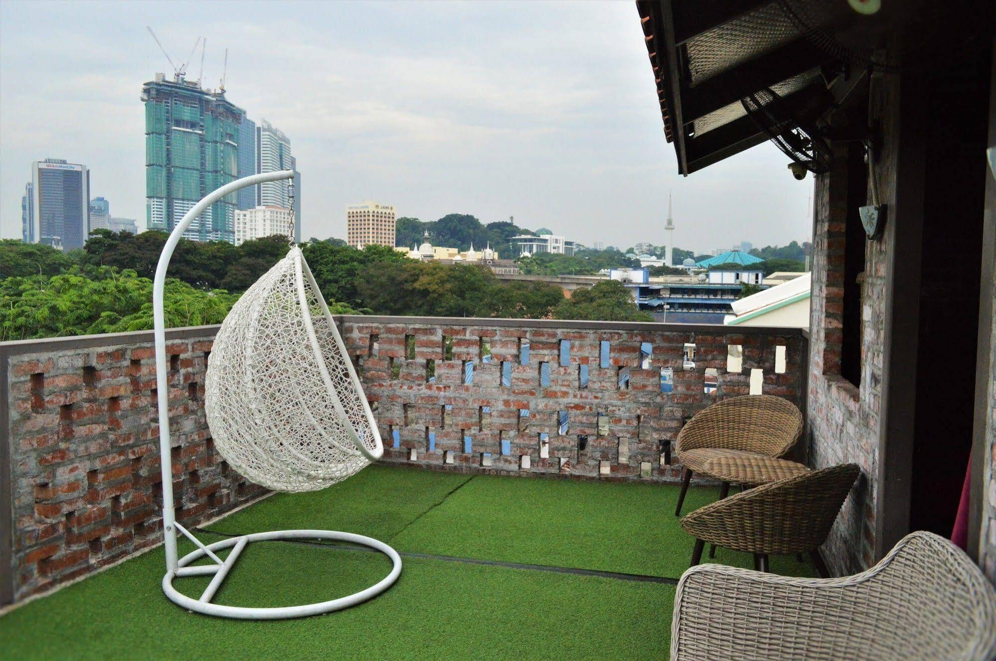 Travel Hub Highstreet Hostel Kuala Lumpur Exterior photo